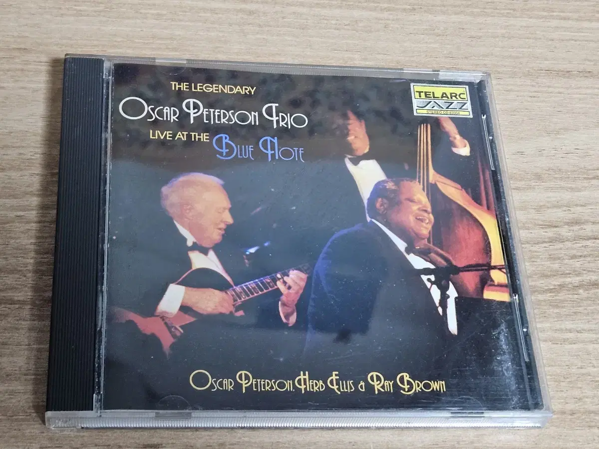 Oscar Peterson Trio - Live At The Blue N